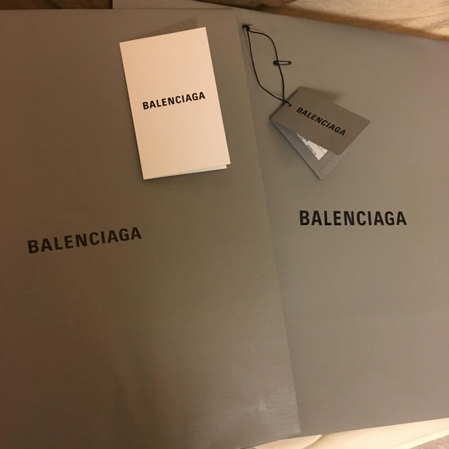 Balenciaga(バレンシアガ)のbalenciaga シャツ 新品未使用 メンズのトップス(Tシャツ/カットソー(半袖/袖なし))の商品写真