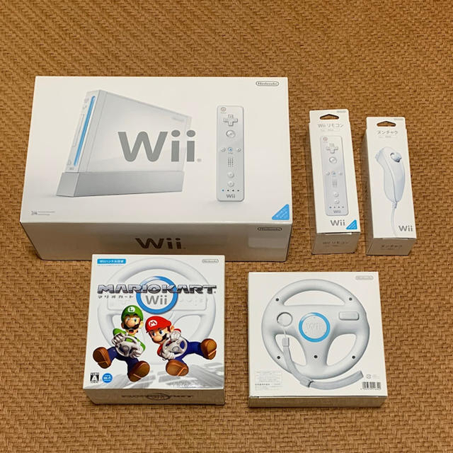 Wii(ウィー)のWii本体  エンタメ/ホビーのゲームソフト/ゲーム機本体(家庭用ゲーム機本体)の商品写真