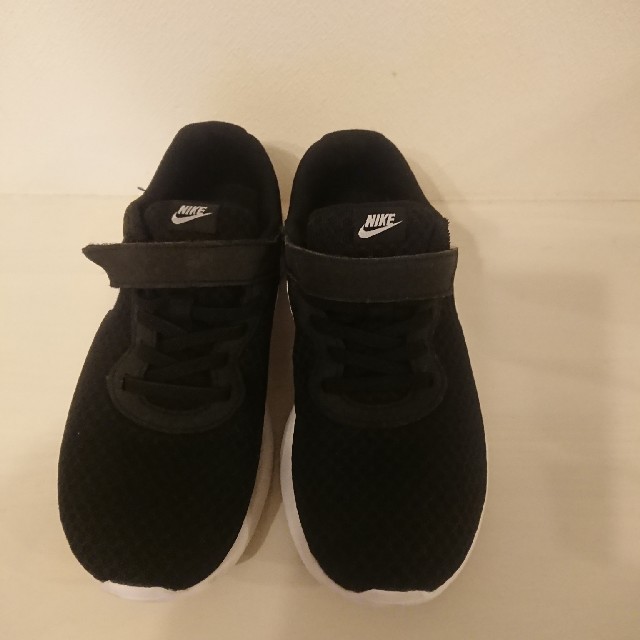 NIKE(ナイキ)のナイキ バイタライザー 22センチ キッズ/ベビー/マタニティのキッズ靴/シューズ(15cm~)(スニーカー)の商品写真