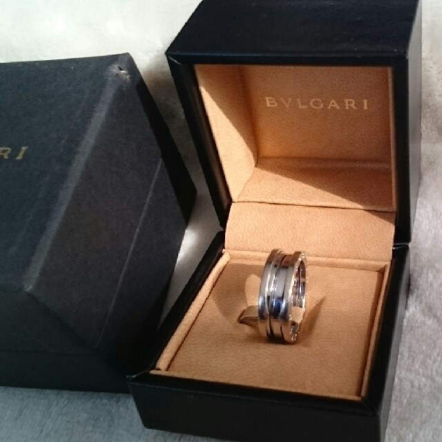 BVLGARI(ブルガリ)のブルガリ ＢｰZERO1 WG指輪 59 メンズのアクセサリー(リング(指輪))の商品写真