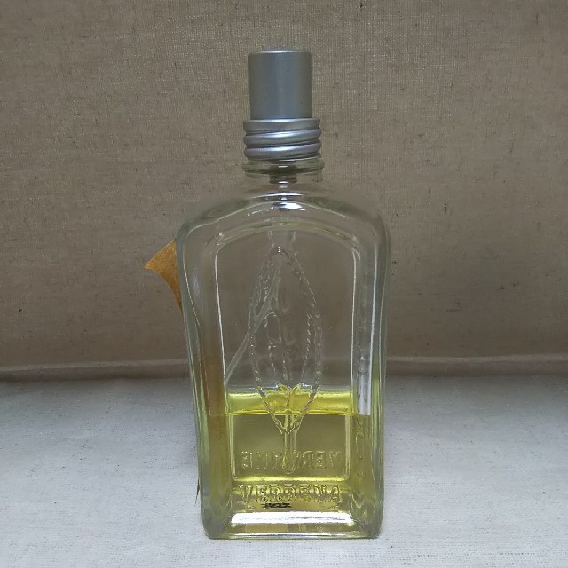 L'OCCITANE(ロクシタン)の⚫️ロクシタンヴァーベナオードトワレ コスメ/美容の香水(香水(女性用))の商品写真