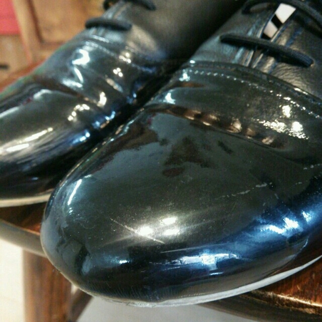 MCNELLY 黒のエナメルシューズ  レディースの靴/シューズ(ローファー/革靴)の商品写真