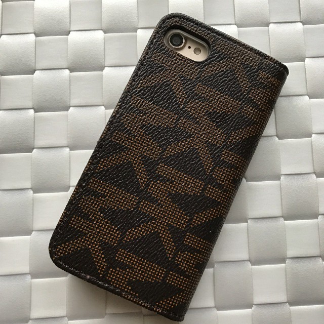 Michael Kors(マイケルコース)の箱なし iPhone7 8 ブラウン 手帳型ケース マグネットベルト スマホ/家電/カメラのスマホアクセサリー(iPhoneケース)の商品写真