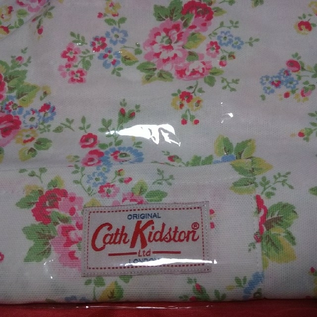 Cath Kidston(キャスキッドソン)のキャス・キッドソン・エプロン インテリア/住まい/日用品のキッチン/食器(収納/キッチン雑貨)の商品写真