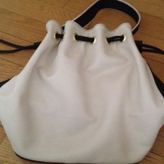 エイチアンドエム(H&M)のH&Mバイカラー巾着bag(トートバッグ)