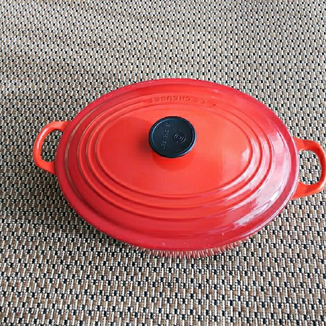 LE CREUSET(ルクルーゼ)のル・クルーゼ ココット・オーバル29cm インテリア/住まい/日用品のキッチン/食器(鍋/フライパン)の商品写真