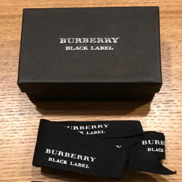 BURBERRY BLACK LABEL(バーバリーブラックレーベル)のBURBERRY ブラックレーベル 箱 リボン レディースのバッグ(ショップ袋)の商品写真
