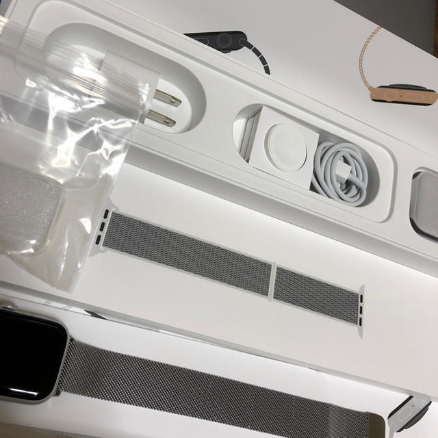 Apple Watch(アップルウォッチ)のapple watch シリーズ4  40mm メンズの時計(腕時計(デジタル))の商品写真