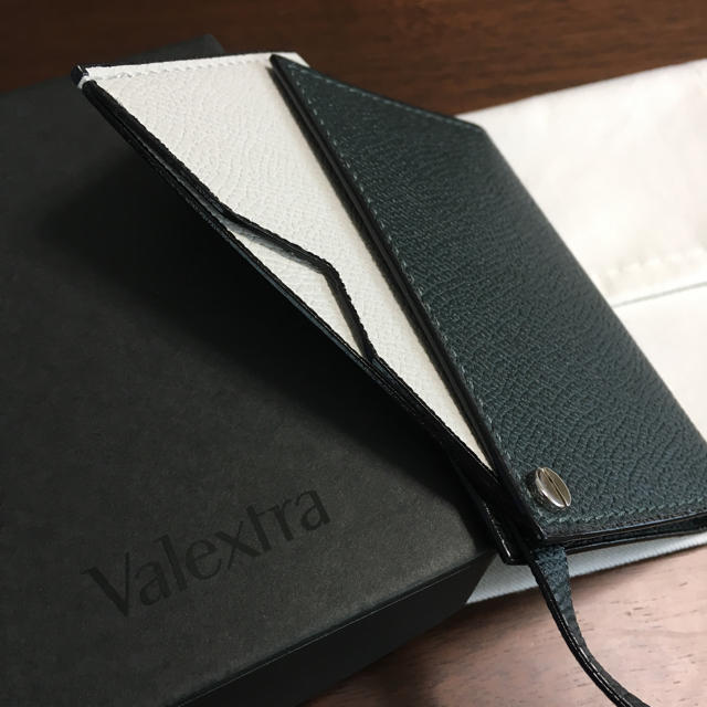 Valextra(ヴァレクストラ)のvalextra カードケース レディースのファッション小物(名刺入れ/定期入れ)の商品写真