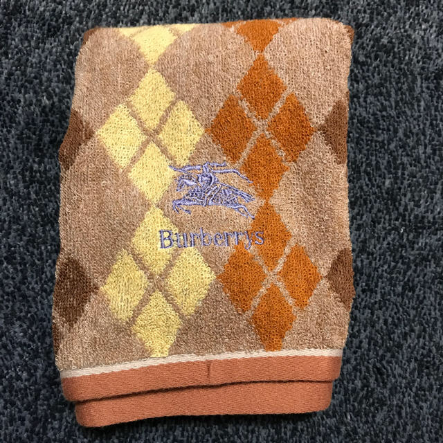 BURBERRY(バーバリー)の★専用です★バーバリーのフェイスタオル★新品 インテリア/住まい/日用品の日用品/生活雑貨/旅行(タオル/バス用品)の商品写真