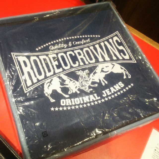RODEO CROWNS(ロデオクラウンズ)の新品RODEO CROWNS最新ノベルティ DENIM STORAGE BOX  インテリア/住まい/日用品の収納家具(リビング収納)の商品写真