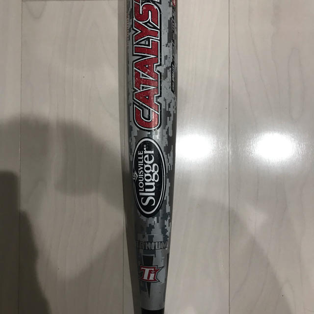 Louisville Slugger(ルイスビルスラッガー)のカタリスト 少年野球バット スポーツ/アウトドアの野球(バット)の商品写真