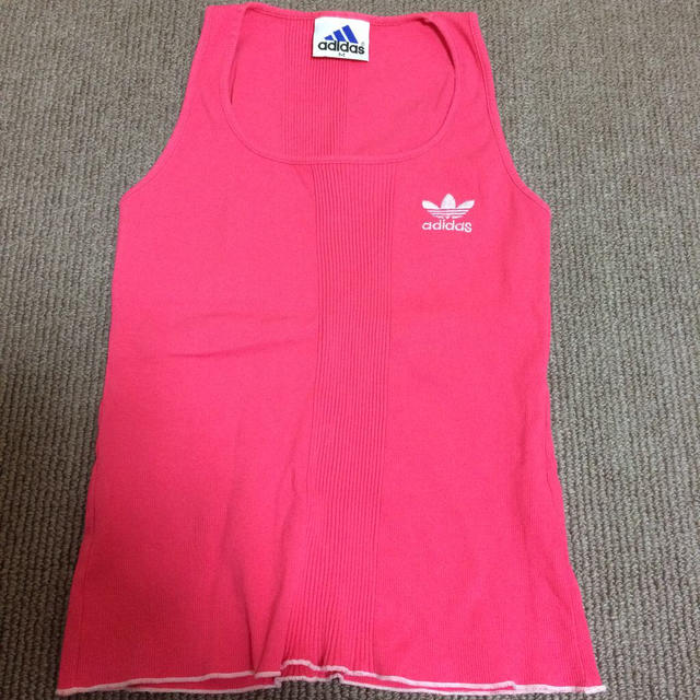 adidas(アディダス)のadidasタンクトップ✨24時間セール レディースのトップス(Tシャツ(半袖/袖なし))の商品写真