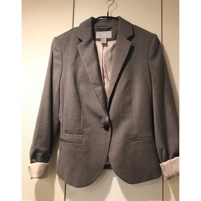 H&M(エイチアンドエム)の新品・未使用 H&M  グレーテーラードジャケット 34 Sサイズ レディースのジャケット/アウター(テーラードジャケット)の商品写真