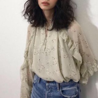 マウジー(moussy)の今季新作♡MOUSSY DENSE FLOWERブラウス♡花柄シフォンブラウス(シャツ/ブラウス(長袖/七分))