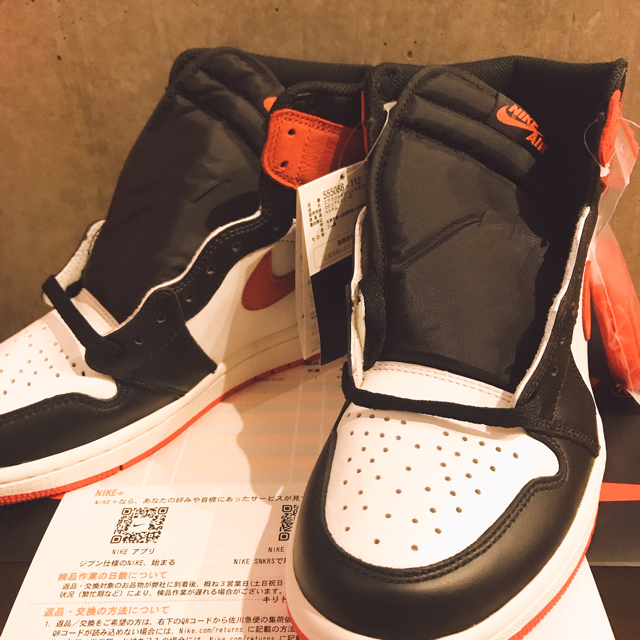 NIKE(ナイキ)のNIKE AIR JORDAN 1 RED 再販リストック 赤黒白エアジョーダン メンズの靴/シューズ(スニーカー)の商品写真