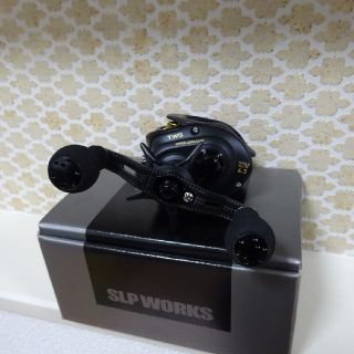 ダイワ(DAIWA)の新品【ダイワ×一誠】特別仕様モデル タトゥーラHLC TW 6.3IS L左巻き(リール)