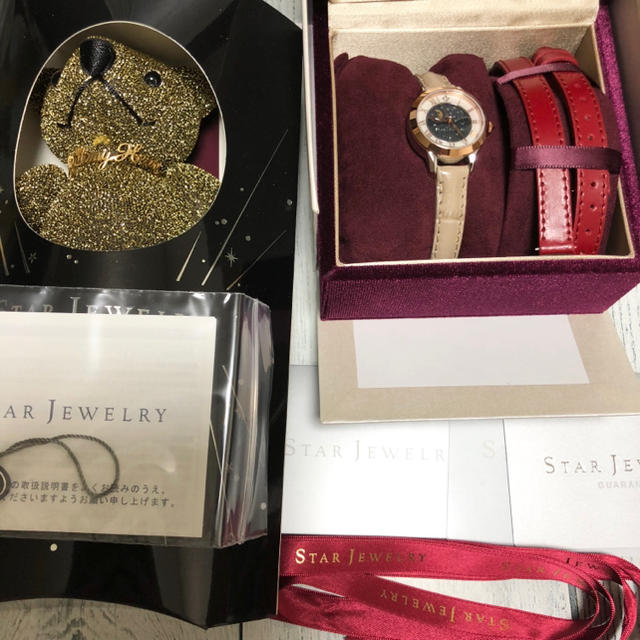 STAR JEWELRY(スタージュエリー)の【新品未使用品】STAR JEWELRY 2018 冬 限定 腕時計 金ベア付き レディースのファッション小物(腕時計)の商品写真