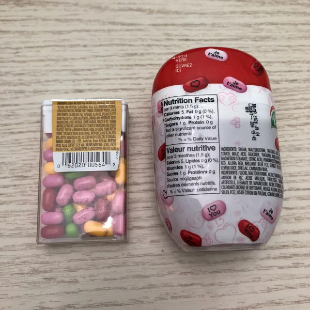 tictac cherry &strawberry フルーツアドベンチャー 食品/飲料/酒の食品(菓子/デザート)の商品写真