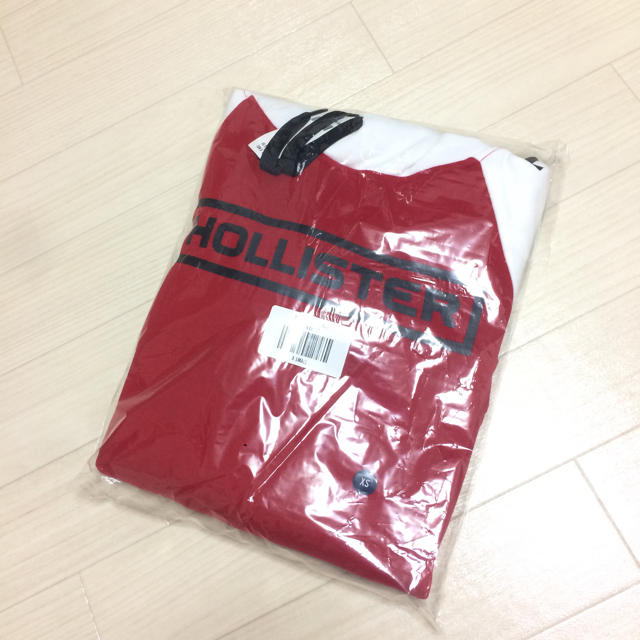 Hollister(ホリスター)の新品タグ付★ ホリスター カラーブロックロゴ フーディー メンズのトップス(パーカー)の商品写真