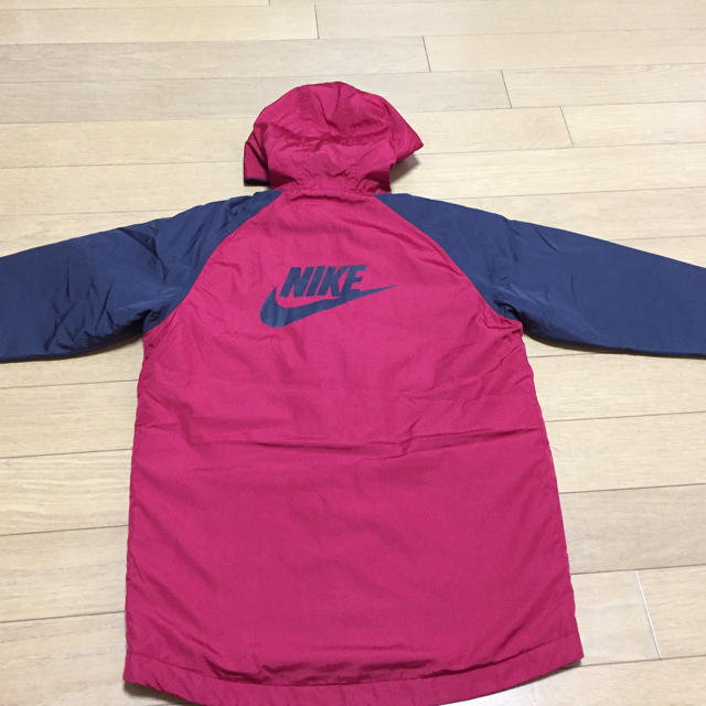 NIKE(ナイキ)のNIKE ジャンパー（ベンチコート）140cm キッズ/ベビー/マタニティのキッズ服男の子用(90cm~)(ジャケット/上着)の商品写真