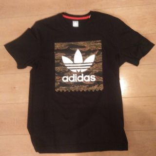 アディダス(adidas)のアディダス　Tシャツ　カモフラ柄(Tシャツ/カットソー(半袖/袖なし))