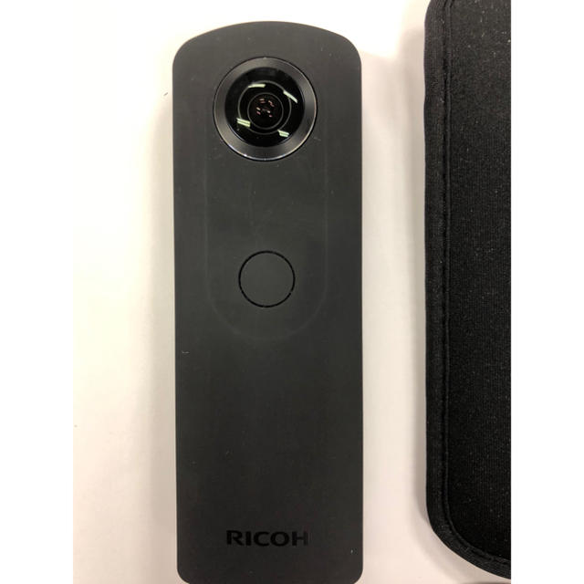 RICOH(リコー)のRICOH THETA S 360度カメラ スマホ/家電/カメラのカメラ(コンパクトデジタルカメラ)の商品写真