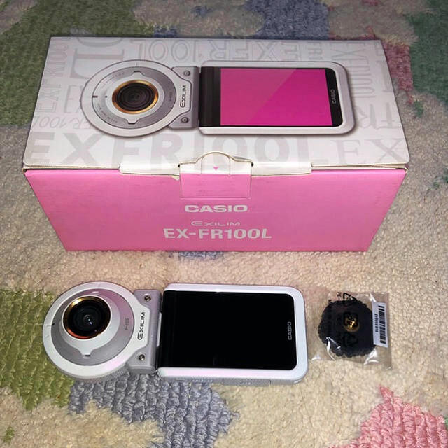 コンパクトデジタルカメラCASIO EX-FR100L