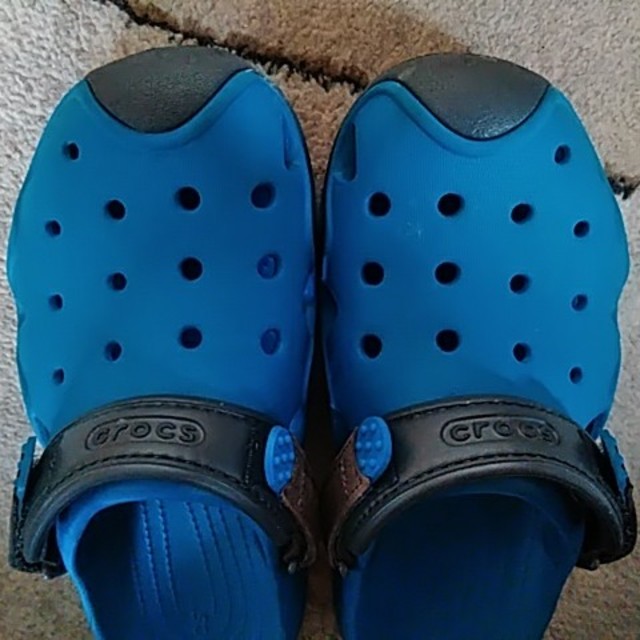 crocs(クロックス)のcrocs メンズの靴/シューズ(サンダル)の商品写真