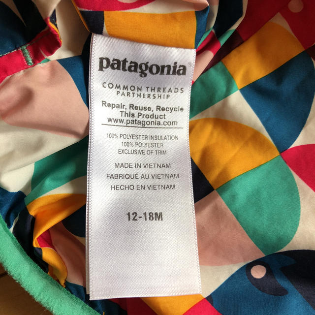 patagonia(パタゴニア)のPatagonia アウター12-18M キッズ/ベビー/マタニティのベビー服(~85cm)(ジャケット/コート)の商品写真