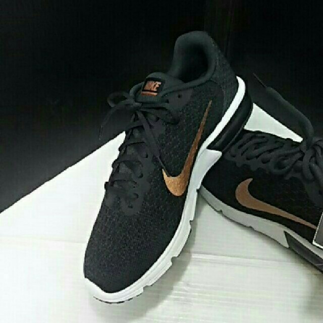 最値定1万!新品!ﾅｲｷNIKEｴｱﾏｯｸｽ ｼｰｸｴﾝﾄ2 ｽﾆｰｶｰ23.5 2