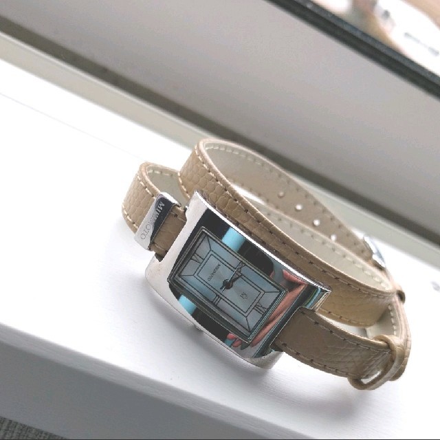 MIKIMOTO(ミキモト)のかあちゃん様専用　ミキモト 二連 腕時計 ベージュ 試着のみ レディースのファッション小物(腕時計)の商品写真