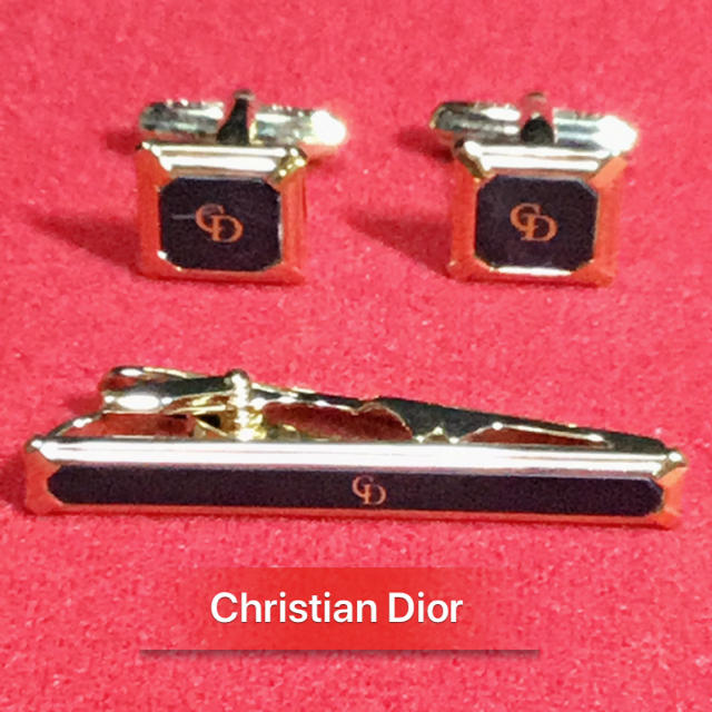 Christian Dior(クリスチャンディオール)の[新規挑戦価格] クリスチャン・ディオール タイピン カフス セット メンズのファッション小物(ネクタイピン)の商品写真