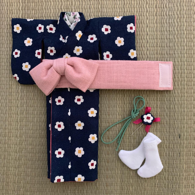 マドレーヌちゃん 小紋のお着物 紺 ハンドメイドのおもちゃ(その他)の商品写真