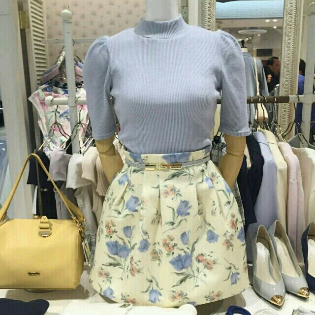 dazzlin(ダズリン)の2015♡新品チューリップ柄スカートS レディースのスカート(ミニスカート)の商品写真