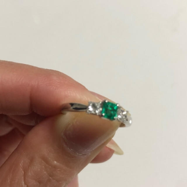 最終お値下げ  エメラルド♡リング レディースのアクセサリー(リング(指輪))の商品写真