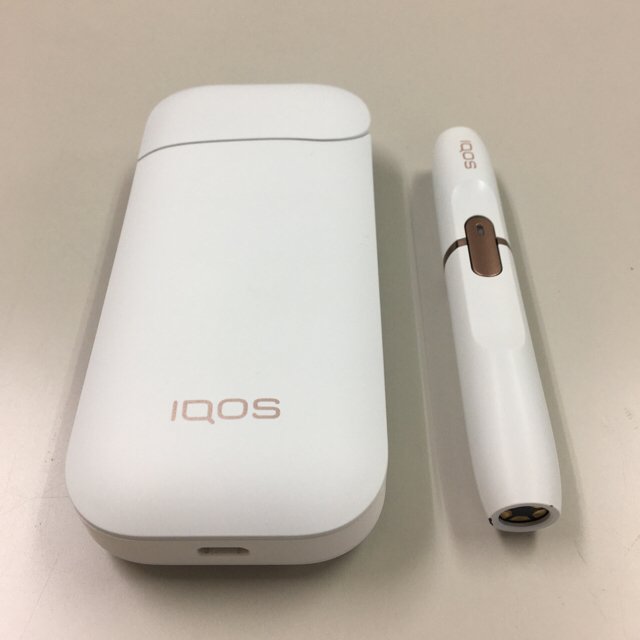 IQOS(アイコス)のアイコス IQOS 2.4plus ホワイト 美品 mtn/out  付属品込み メンズのファッション小物(タバコグッズ)の商品写真