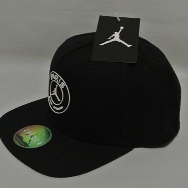 NIKE(ナイキ)の新品・未使用 タグ付き  PSG ジョーダン キャップ ブラック  メンズの帽子(キャップ)の商品写真