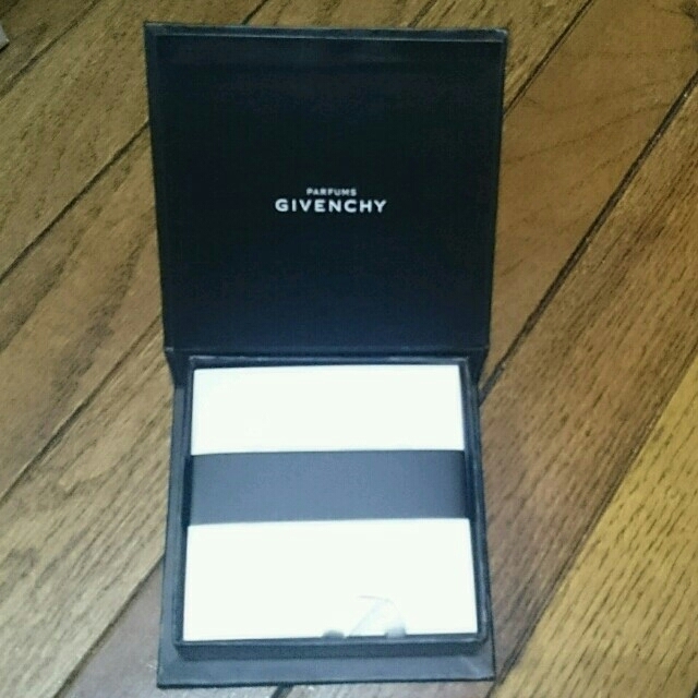 GIVENCHY(ジバンシィ)のメモBOX(ジバンシイ)２個セット インテリア/住まい/日用品の文房具(その他)の商品写真