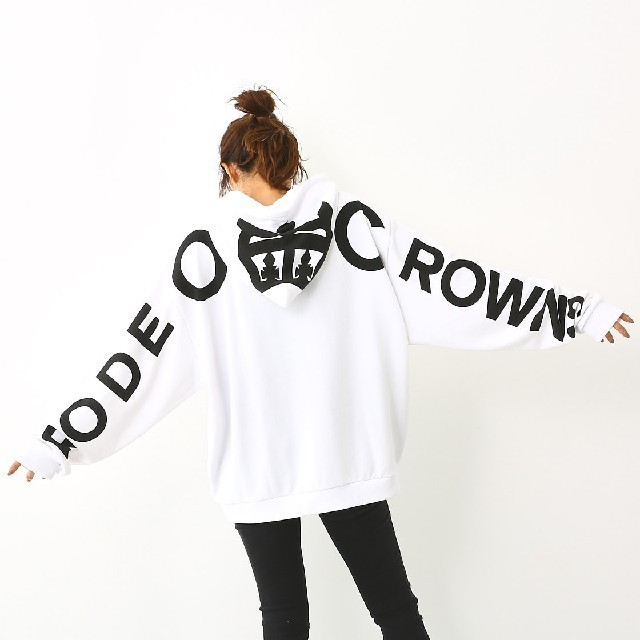 RODEO CROWNS WIDE BOWL(ロデオクラウンズワイドボウル)の人気完売✩RODEO CROWNS✩RCWB✩バックビックロゴパーカー レディースのトップス(パーカー)の商品写真