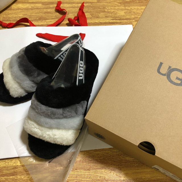 UGG(アグ)のお取り置き レディースの靴/シューズ(サンダル)の商品写真