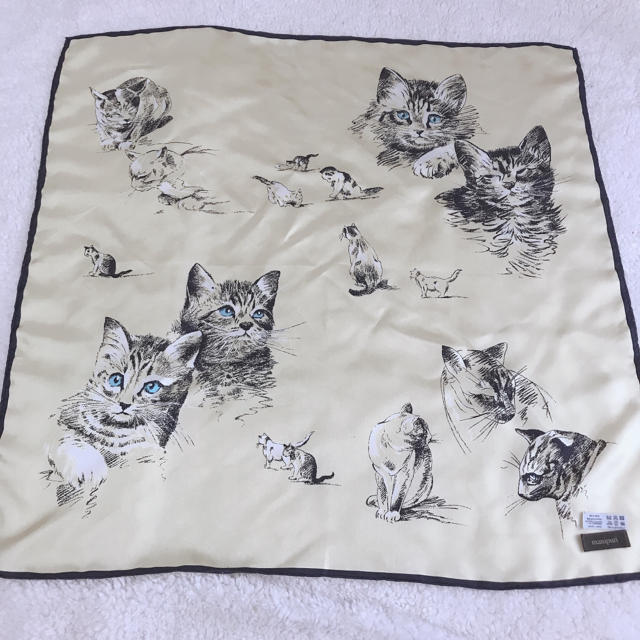 マニプリ  猫柄 シルクスカーフ 65×65