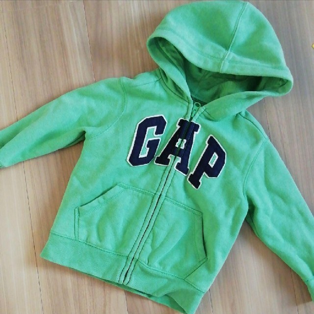 GAP Kids(ギャップキッズ)のGAP　パーカー キッズ/ベビー/マタニティのキッズ服男の子用(90cm~)(その他)の商品写真