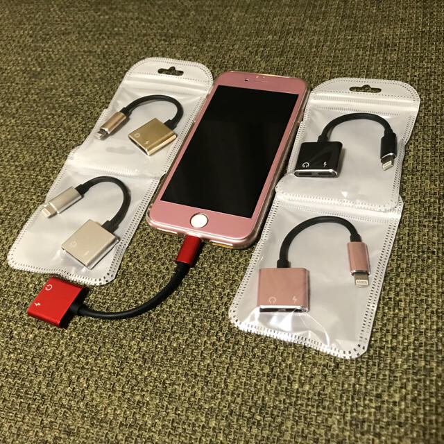 iPhone(アイフォーン)のピンク1個 赤1個 スマホ/家電/カメラのオーディオ機器(ヘッドフォン/イヤフォン)の商品写真
