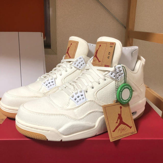 AIR JORDAN 4 RETRO LEVIS 白 levisタグ 26.5