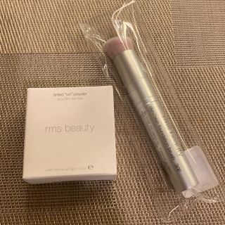 コスメキッチン(Cosme Kitchen)のrms beauty 日本未発売 tinted un powderブラシセット(フェイスパウダー)