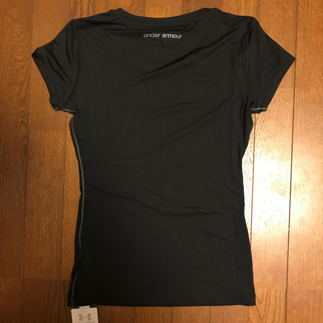 UNDER ARMOUR(アンダーアーマー)のぽみー様専用 アンダーアーマー Tシャツ ブラック レディースのトップス(Tシャツ(半袖/袖なし))の商品写真