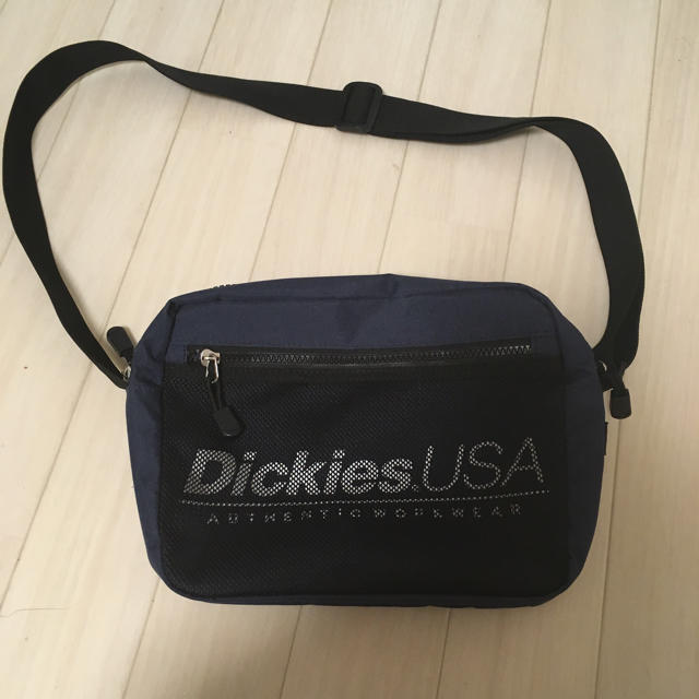 Dickies(ディッキーズ)のDickiesメッセンジャーバック レディースのバッグ(メッセンジャーバッグ)の商品写真