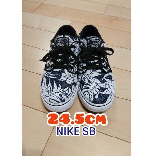 ナイキ(NIKE)のNIKE スニーカー 24.5cm(スニーカー)