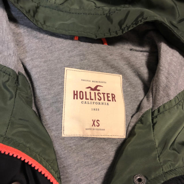 Hollister(ホリスター)の新品未使用ホリスター黒ダウンジャケットカーキモッズコートXS2着セットアバクロ メンズのジャケット/アウター(ダウンジャケット)の商品写真